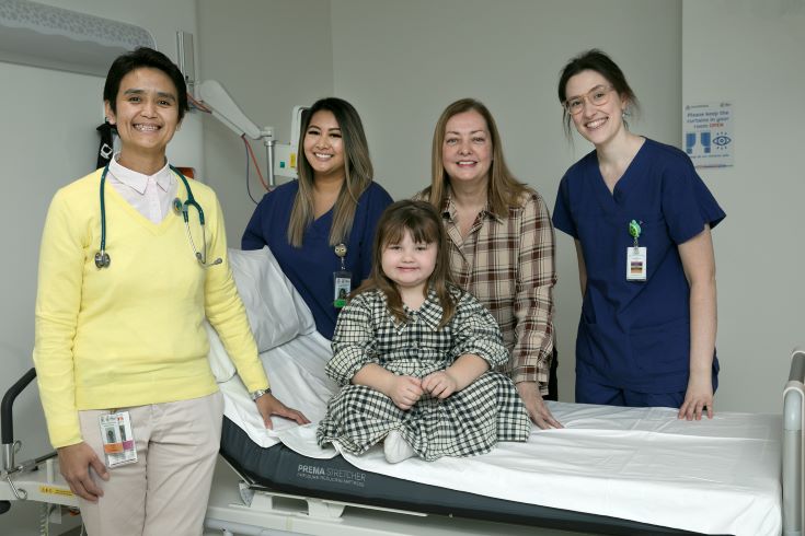 Research participant Sarah-Jay O’Neill pictured with her mum Sharon and (left-right) Nightowl lead researcher and Consultant Dr Mon Ohn and Research Assistant and Respiratory Sleep Scientist Julie Nguyen and Research Assistant Emily Bell.